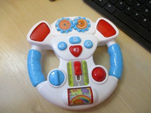 Car steering wheel with sound 